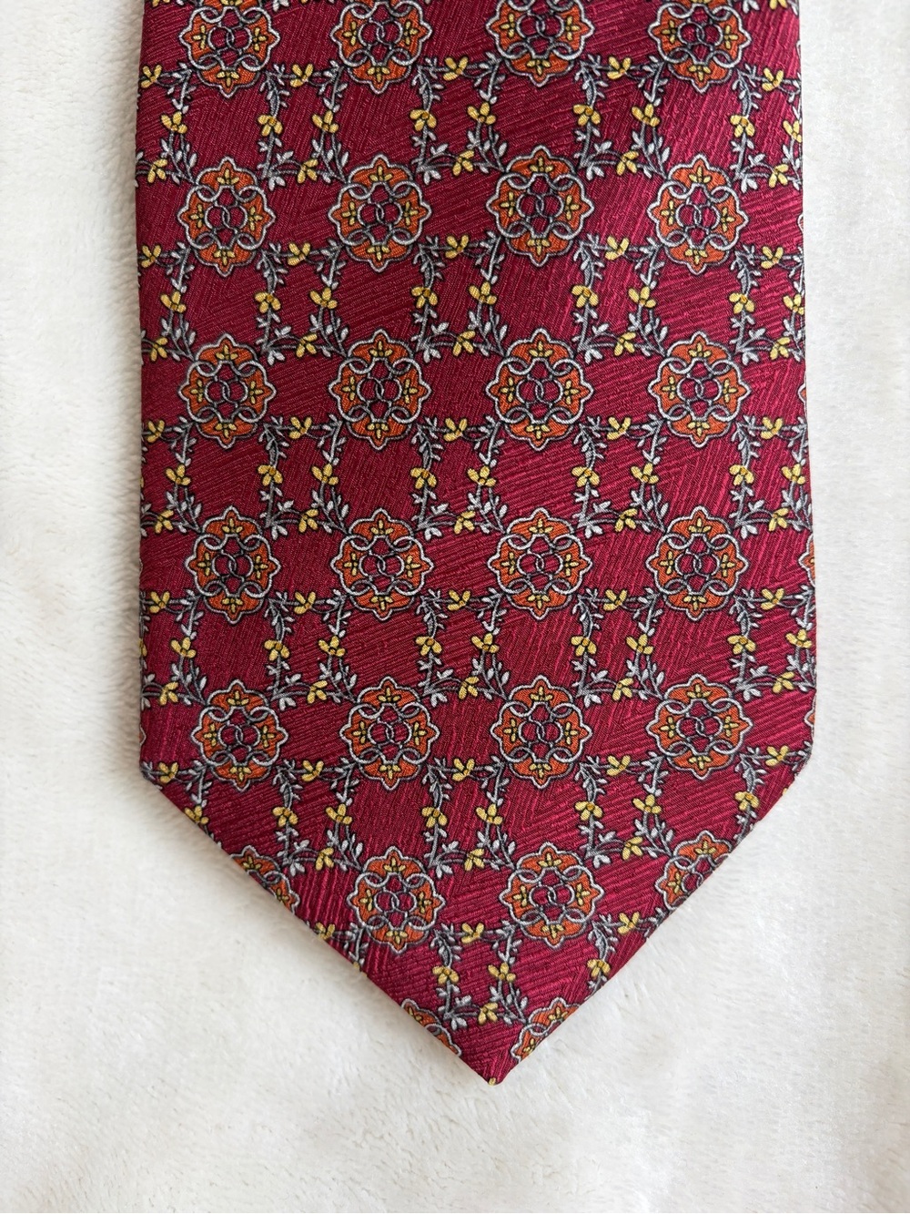 Aquascutum London Medallion Geometric Pattern w Climbing Vine and Floral Design